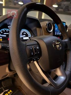 تويوتا لاند كروزر 76